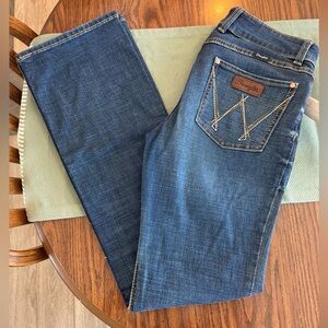 Wrangler “Mae” Boot Cut Jeans 9x34